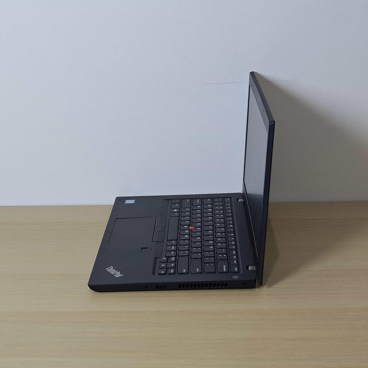 Lenovo Thinkpad L480 Samping Kanan Lenovo Thinkpad L480 Samping Kanan Butik Laptop